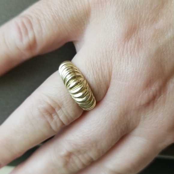 Shrimp Ring.  14k yellow gold. - Picture 4 of 5